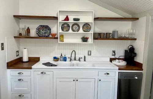 Creole Cottage - 2 Bed, 1 Bath, Pet Friendly with Fee, Walk to Downtown, Grill, Washer & Dryer - Foto 23