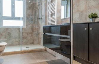 Apartamento Plaza de Castilla II - Urbano con Estilo y Funcional - Foto 7