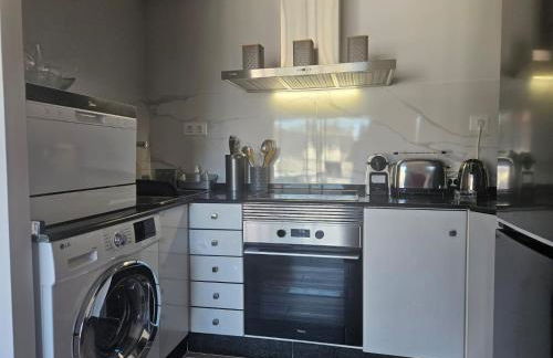 Frente al Mar Primera Linea de Playa Samil - Foto 12