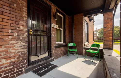 Luxe Mid-Century Styled Historic Townhouse #1 - Foto 17