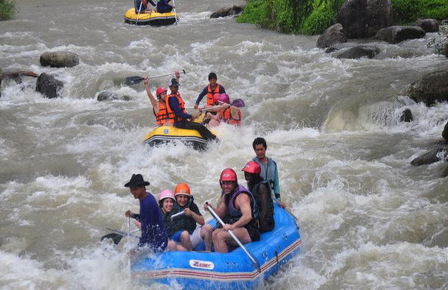 Rafting en aguas bravas - Foto 1