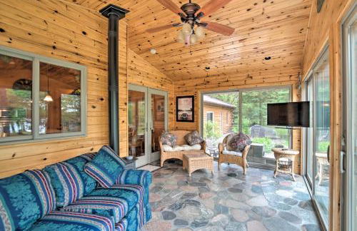 Spacious Lakefront Home with Patio and Boat Dock! - Foto 2