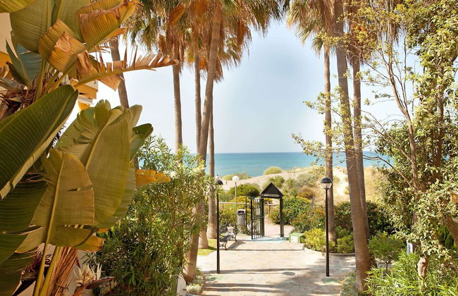 Studio in Marbella Steps From Sandy Beach - Photo 19