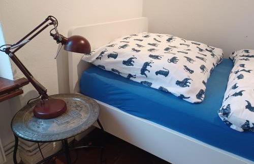 Kleine Galerie Apartment für 3 mit Küche Kamin Netflix Parken und Hofladen - Foto 26