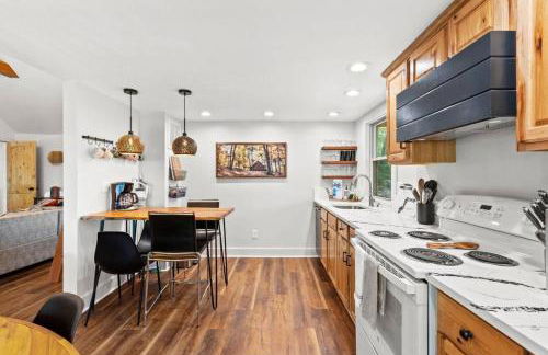 Hot Tub - Furnace Mountain Retreat - #RRG - Foto 8