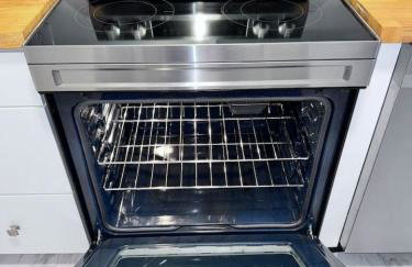 Downtown and Near, I-95. Pet Yes - Photo 3