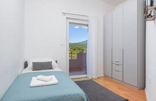 Villa Dola with private pool - Photo 24