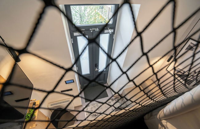 HONEST Karlín - Foto 11