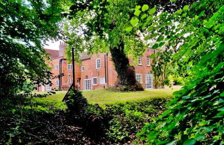 Luxury Grand Windsor Mansion Private 5 Acres & Helipad - Photo 18