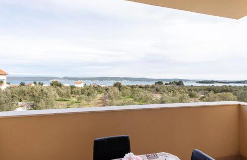 Simplistic Apartment in Neviđane near Sea Beach - Foto 56