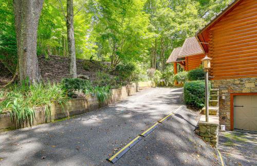 Luxe Mountain Escape with Hot Tub and Gym Near Boone! - Foto 43