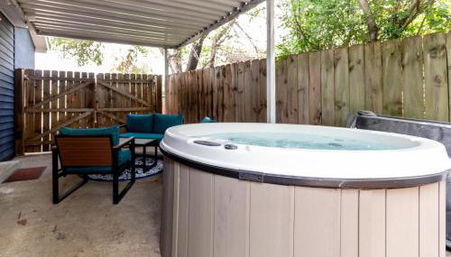 NEW Casa Azul - 2 king Beds Yard HOT TUB! - Foto 5