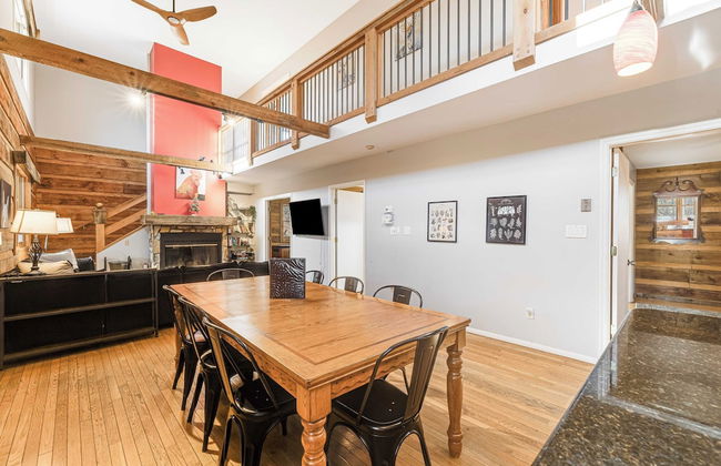 Red Cedar by Avantstay Cabin w/ Hot Tub + Views! - Foto 21