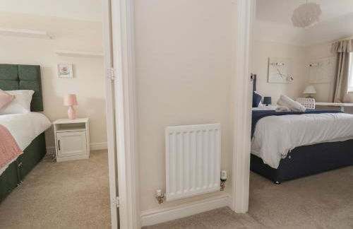 29 Ernest Dawes Avenue - Photo 18