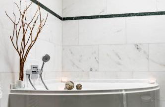 Dreamapartment La Vigna "Stone" Suite mit eigenem Indoorpool & Sauna & Grillhütte - Weil am Rhein - Foto 9