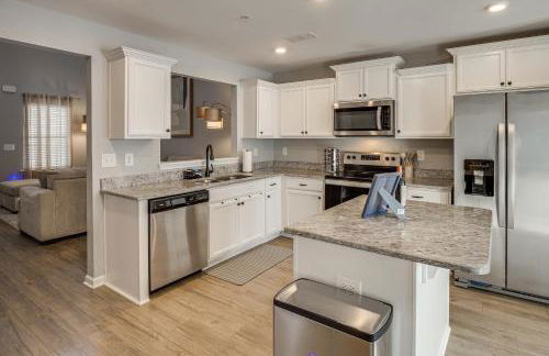 Quiet and Comfy Spring Hill Townhome with WFH Setup - Photo 6