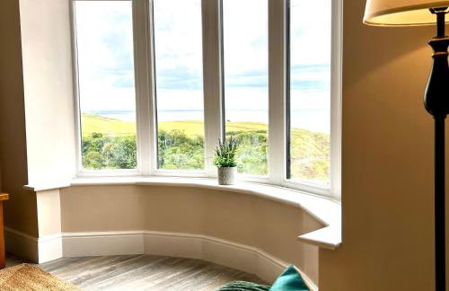 Smugglers - Sea Front - Parking - Sea Views - Balcony - 2 luxury kingsize beds - Foto 17