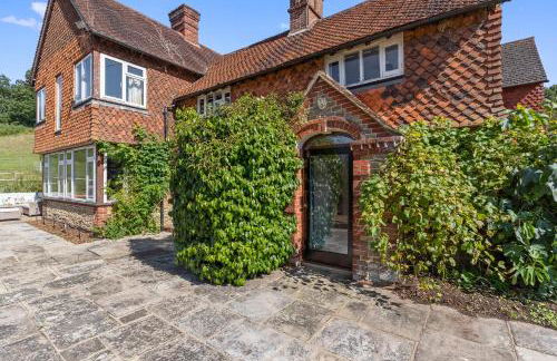 Stunning Countryside Home in Surrey by 53 Degrees Property, Ideal for Family Getaways, Private Tennis Court! - Foto 68