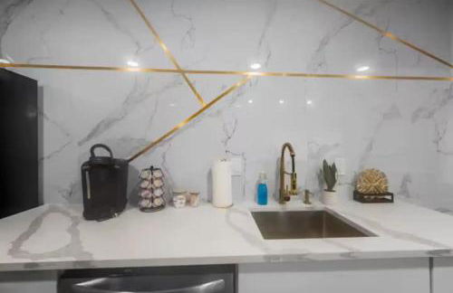 Spacious 1BR Galleria Apt with Pool & Free Park - Foto 4