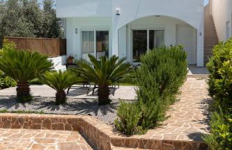 Rosemary Rhodes Villa - Photo 2