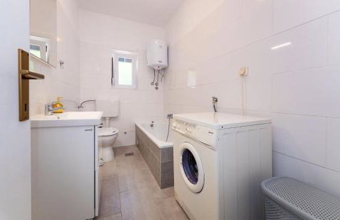 3 Bedroom Awesome Home In Rastevic - Foto 37