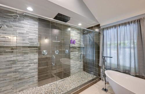 Beautiful Franklin Home with Bunkhouse and Hot Tub! - Foto 16