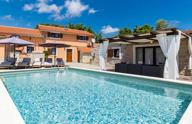 Charming Villa With Private Swimming Pool - Foto 33