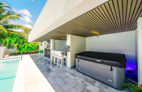 Bayview Villa by Rove Travel - Waterfront with Patio - Foto 49