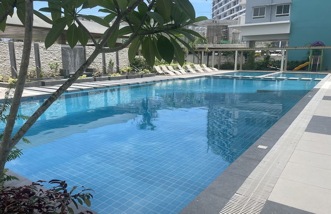 Mesavirre Bacolod | Elegantly Furnished 1BDM w/Balcony @ LOPEZ LUX. - Foto 42