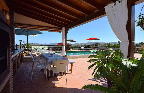 Idyllic Andalusian villa with private pool & stunning views - Foto 8