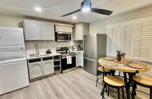 Apartment B, Restful,Cozy, close Sunland Park Mall - Foto 16