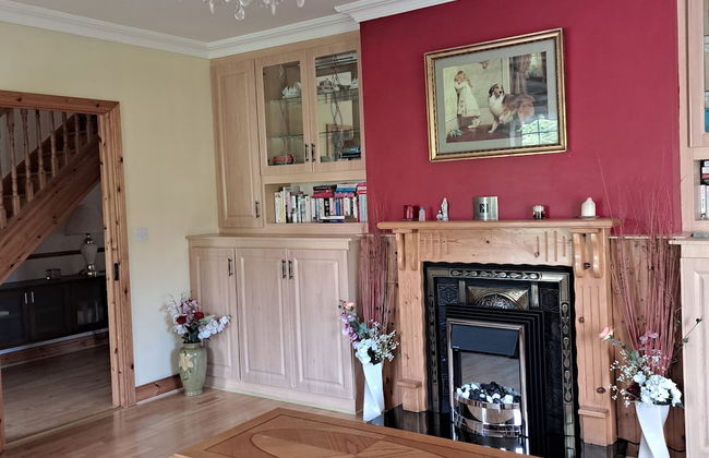 Spacious 6-bed House 10 Minutes From Knock Airport - Photo 32