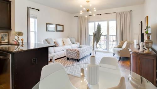 Walkable Lynchburg Condo with Private Balcony - Foto 1