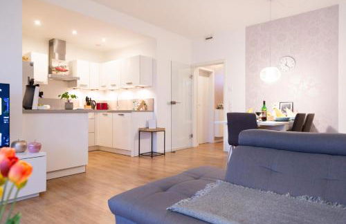 MiCasa OL - Deluxe Apartment mit Stil - Carport Stellplatz - Küche - WLAN - 3,7 KW Steckdose für E Auto - Terrasse - Photo 30