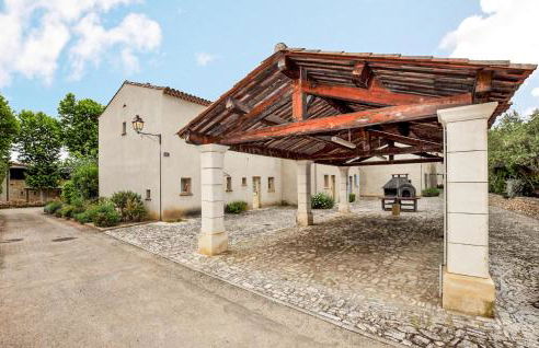 2 Bedroom Awesome Home In Saint-Laurent-De-La-Ca - Foto 9