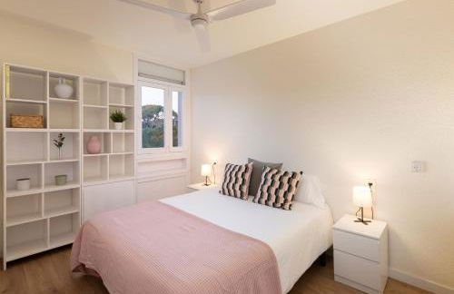 LETS HOLIDAYS Beach front apartment in Gavà Mar, Pine Beach - Photo 32