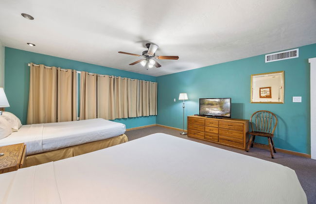 Roundhouse Resort - Photo 20