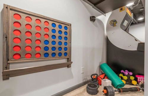 Zestlife-LuxuryEscape-ThemedRooms-Pool-GameRoom - Foto 2