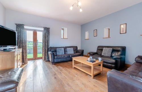 4 Bed in Llangyndeyrn CWRTY - Photo 9