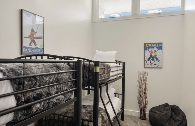 Enzian - CoralTree Residence Collection - Photo 13