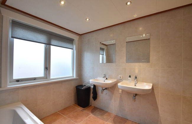 Holiday Home in Callantsoog Near Beach - Photo 18