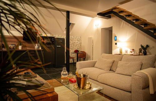 La Parenthèse Suites - appartement luxueux avec sauna et baignoire balnéo - Foto 11