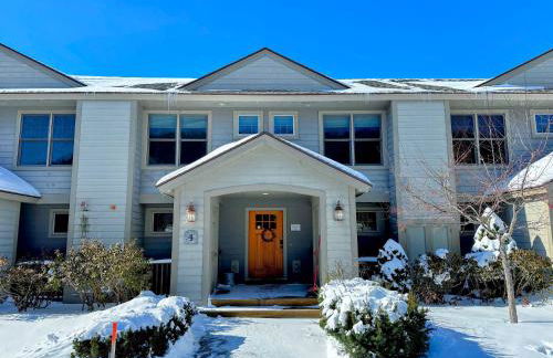 SH4 Bretton Woods condo with Hot Tub next to skiing and Mt Washington Hotel ski slopes views - Foto 1