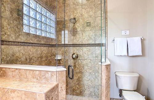 Two King En-Suites …Inside the Prestigious Reunion Resort - Foto 26