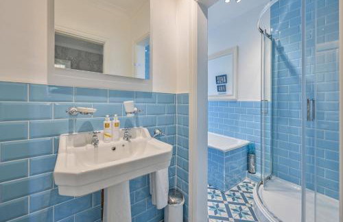 The Town House at Muntham- Luxury Holiday Home with Hot Tub - Photo 30