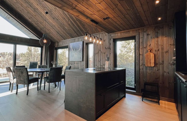 Modern Mountain Cabin - Outdoor Hot Tub - 8 Beds - Photo 34