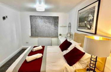 The Gated 2Bedroom Annex Dartford - Photo 2