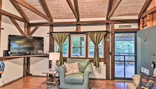 6 Mi to Grandfather Mtn Lake Cottage with Deck - Photo 4