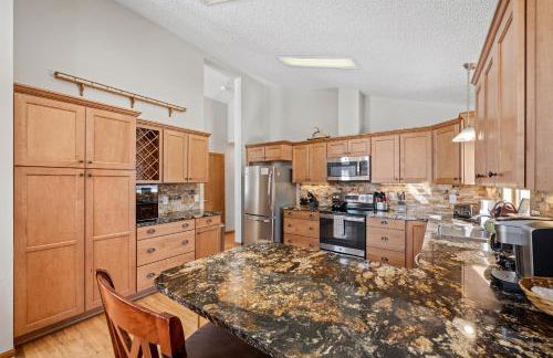 Lily Mountain Lodge - Amazing Mountains Views, Private Hot Tub, Great Location - Foto 4