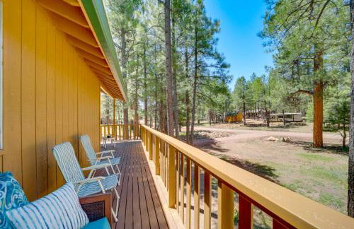 Hike and ATV Secluded Happy Jack Cabin with Deck - Foto 19